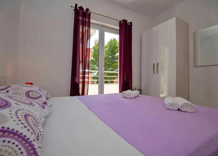 Apartment With Big And Free Private Parking