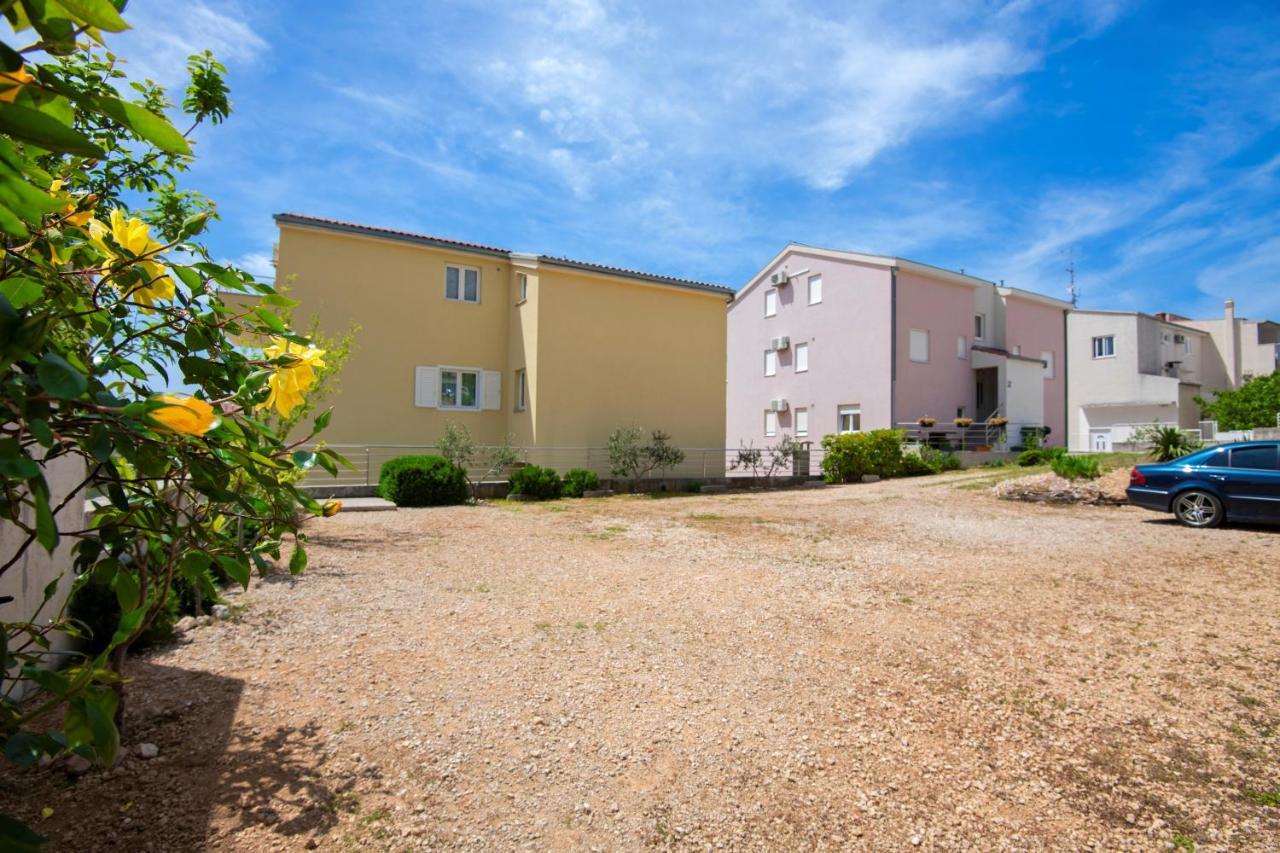 With Big And Free Private Parking Appartement